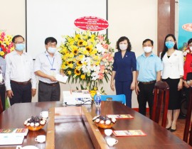 Đoàn lãnh đạo tỉnh đến thăm, chúc mừng Tạp chí Văn nghệ nhân dịp kỷ niệm 96 năm Ngày Báo chí cách mạng Việt Nam - 15 năm thành lập Hội VHNT và TCVN